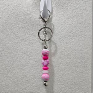 🩷NWOT, FUSCHIA AND LIGHT GRAY KEYCHAIN